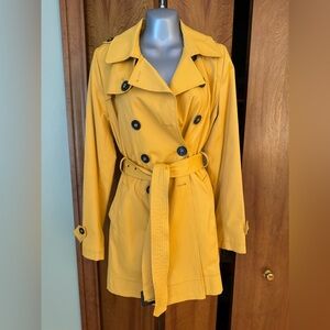Stylish DKNY golden yellow trench coat with belt. Very well made!!